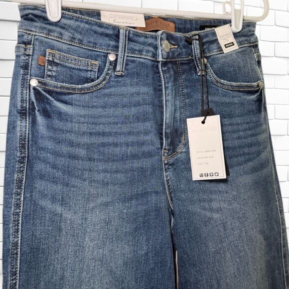 Judy Blue High Rise Tummy Control Medium Wash Straight Raw Hem Jeans – NWT - Picture 6 of 12